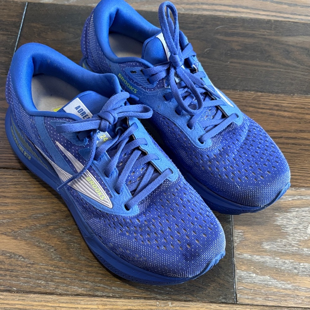 Brooks Vibrant Blue Athletic Sneakers